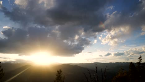 Zeitraffer-Des-Sonnenuntergangs-über-Den-Rocky-Mountains,-Boulder,-Colorado,-USA