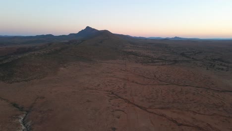 Luftaufnahme-Von-Oben,-Endloses-Outback-Des-Wilpena-Pound-Nationalparks,-Australien