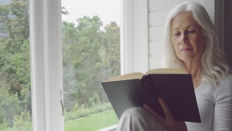 Senior-woman-alone-at-home