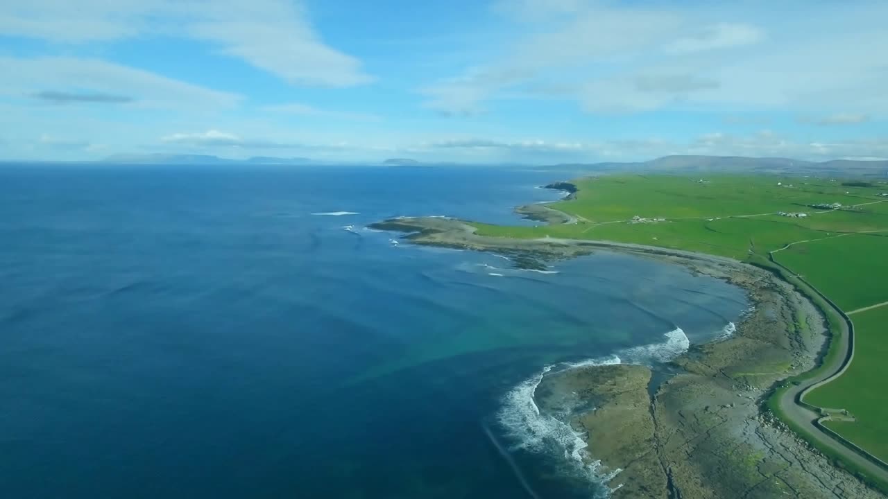 Plug-in icon appearing over ocean after one-second, clustering, icons floating showing energy data