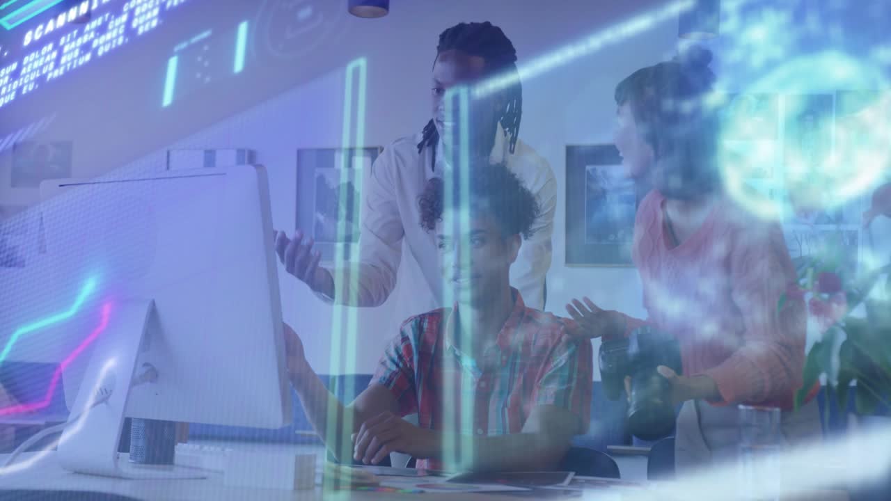 Tech-team samles ved skærm og gennemgår brugerflade til koderedigering med stylus, samt synkroniserer 3D-datastrømme.