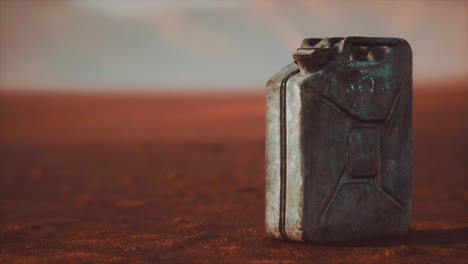 un recipiente de combustible oxidado en el viejo desierto