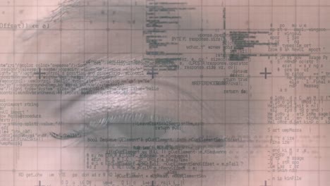 animación del procesamiento de datos sobre el ojo de una mujer caucásica