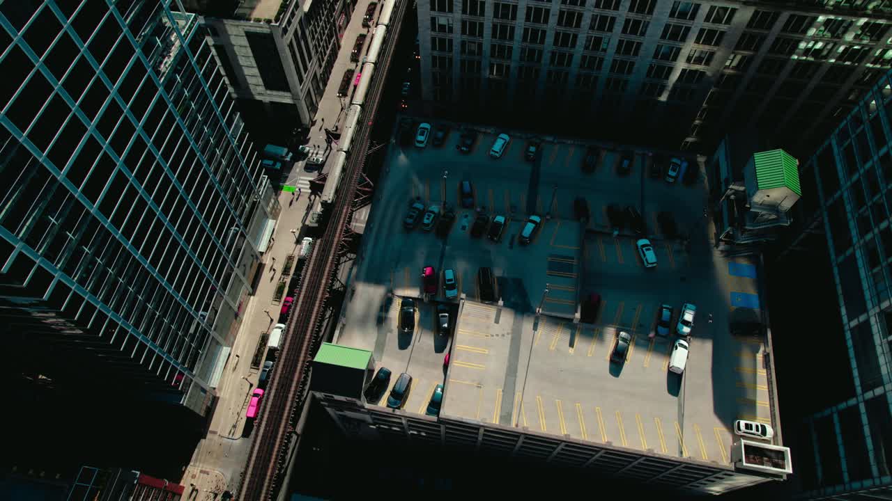 ángulo superior hacia abajo del área del sistema ferroviario de cercanías de metro que sirve a la ciudad de chicago y sus suburbios circundantes a través del ferrocarril union pacific, el ferrocarril bnsf.