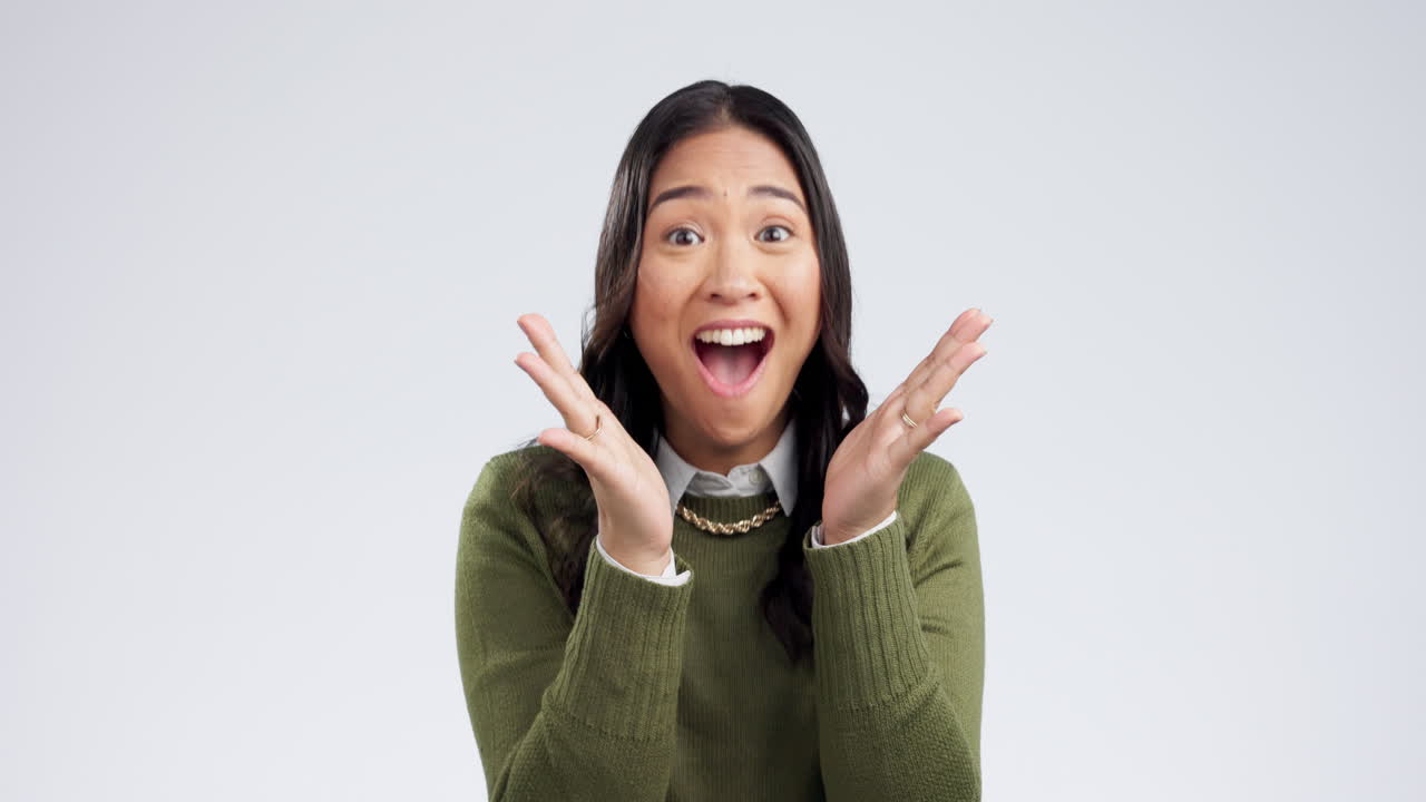 우승자, 놀라움과 아시아 여성의 얼굴