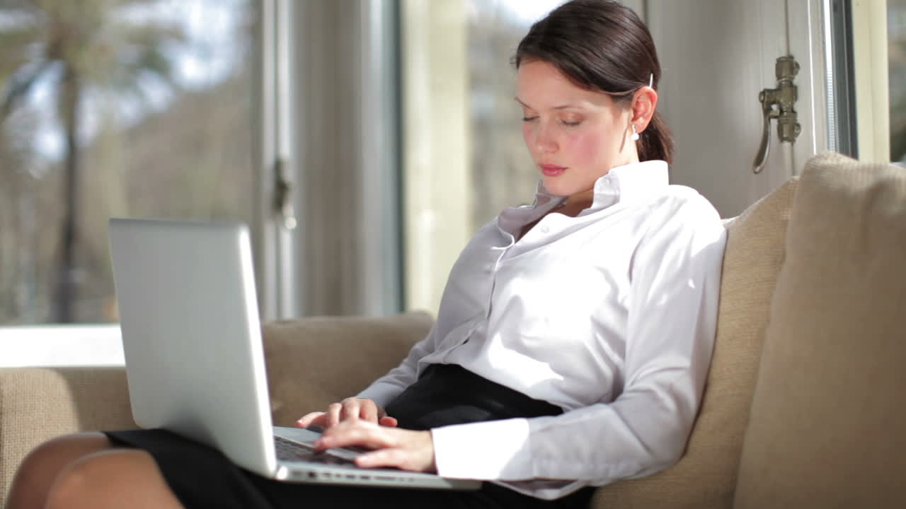 mujer de negocios inteligente 49