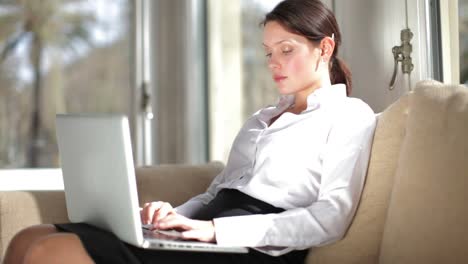 mujer de negocios inteligente 49