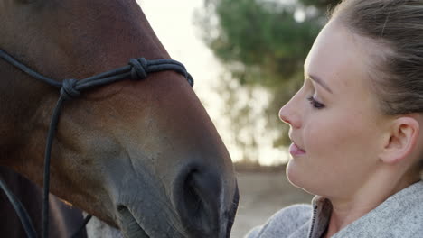 woman and horse connection