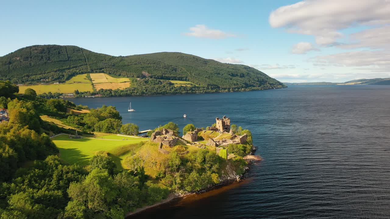 Sovereign of the Loch: Urquhart Castle on Loch Ness Amidst Scotland&rsquo;s Vast Highland Landscape