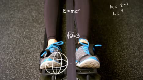 entrenamiento de chicas sobre ecuaciones matemáticas.