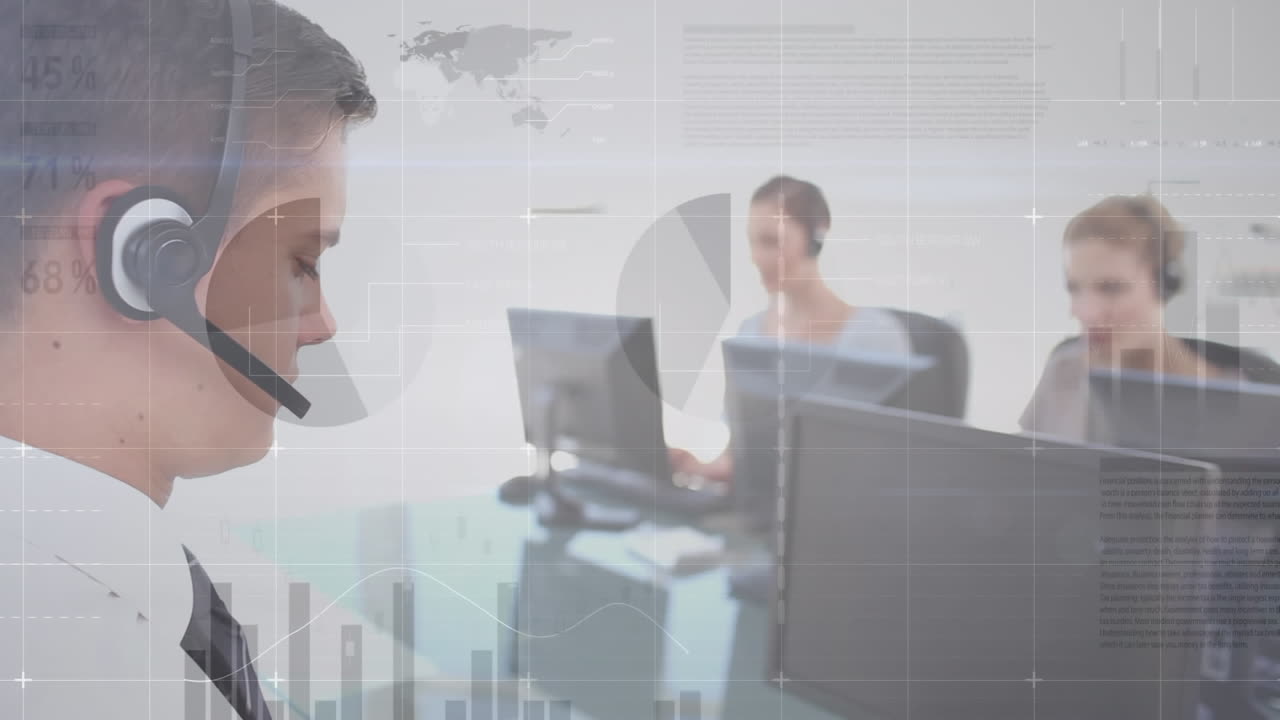animación del procesamiento de datos financieros sobre diversas personas de negocios con auriculares telefónicos