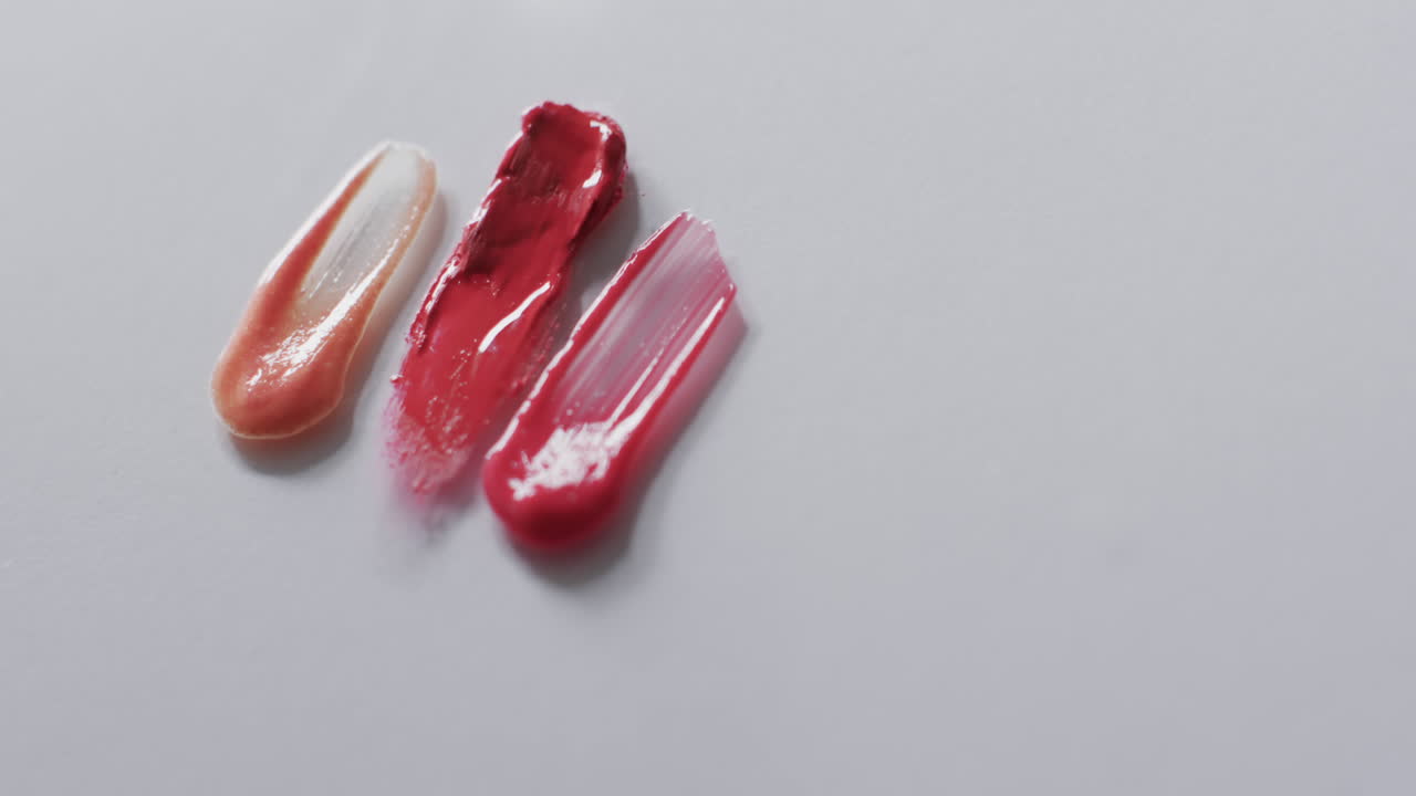 video de manchas de lápiz labial con espacio de copia en fondo blanco