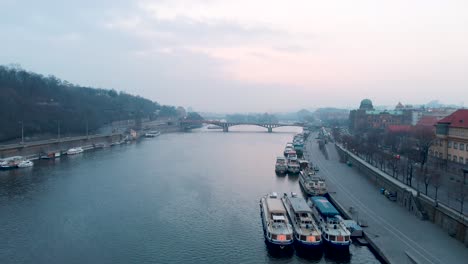 Drohnenaufnahmen-über-Die-Stadt-Prag