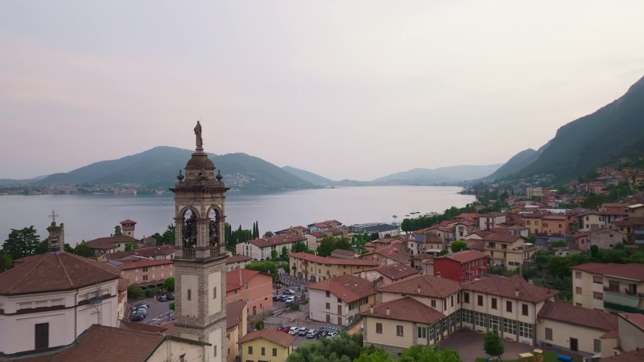 Aereo, strutture calcistiche, proprietà di quartiere, posizione sul lago