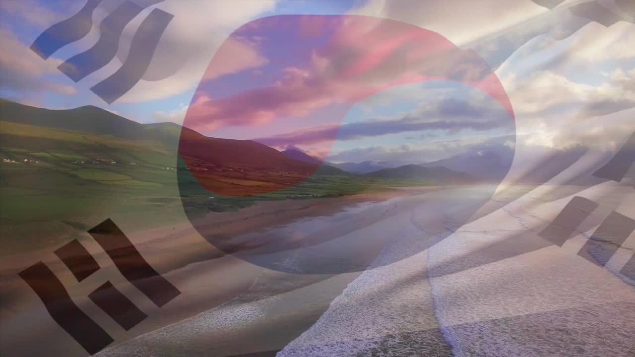 해변 풍경, 바다, 구름이 가득한 푸른 하늘 위에 흔들리는 한국 국기의 애니메이션