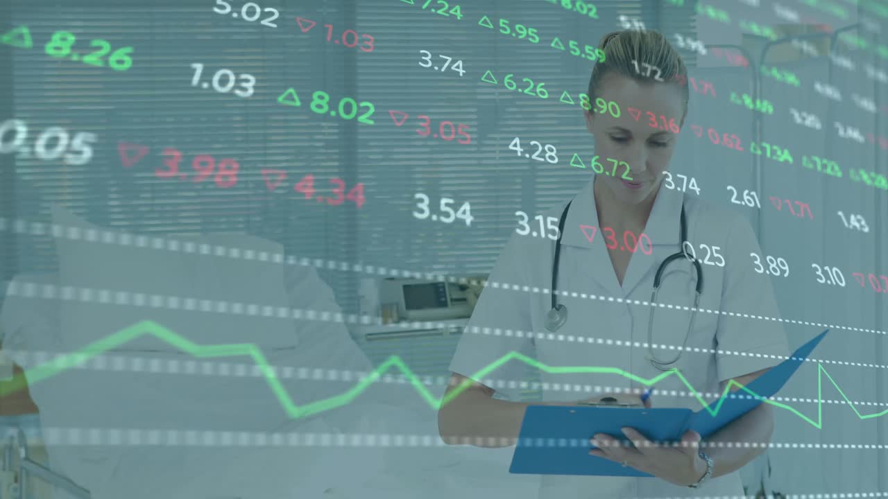 animación del procesamiento de datos financieros sobre una doctora caucásica