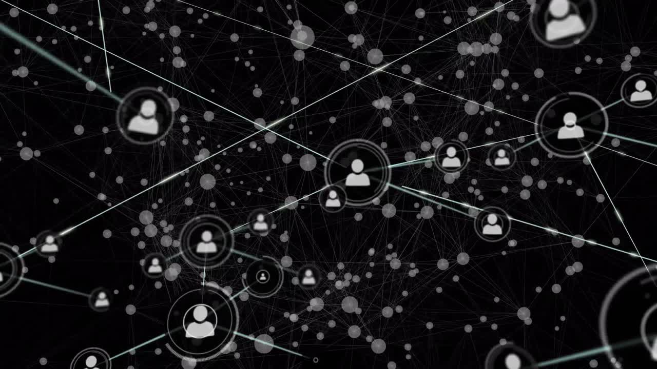 animación que muestra conexiones entre personas y dispositivos en un fondo negro.