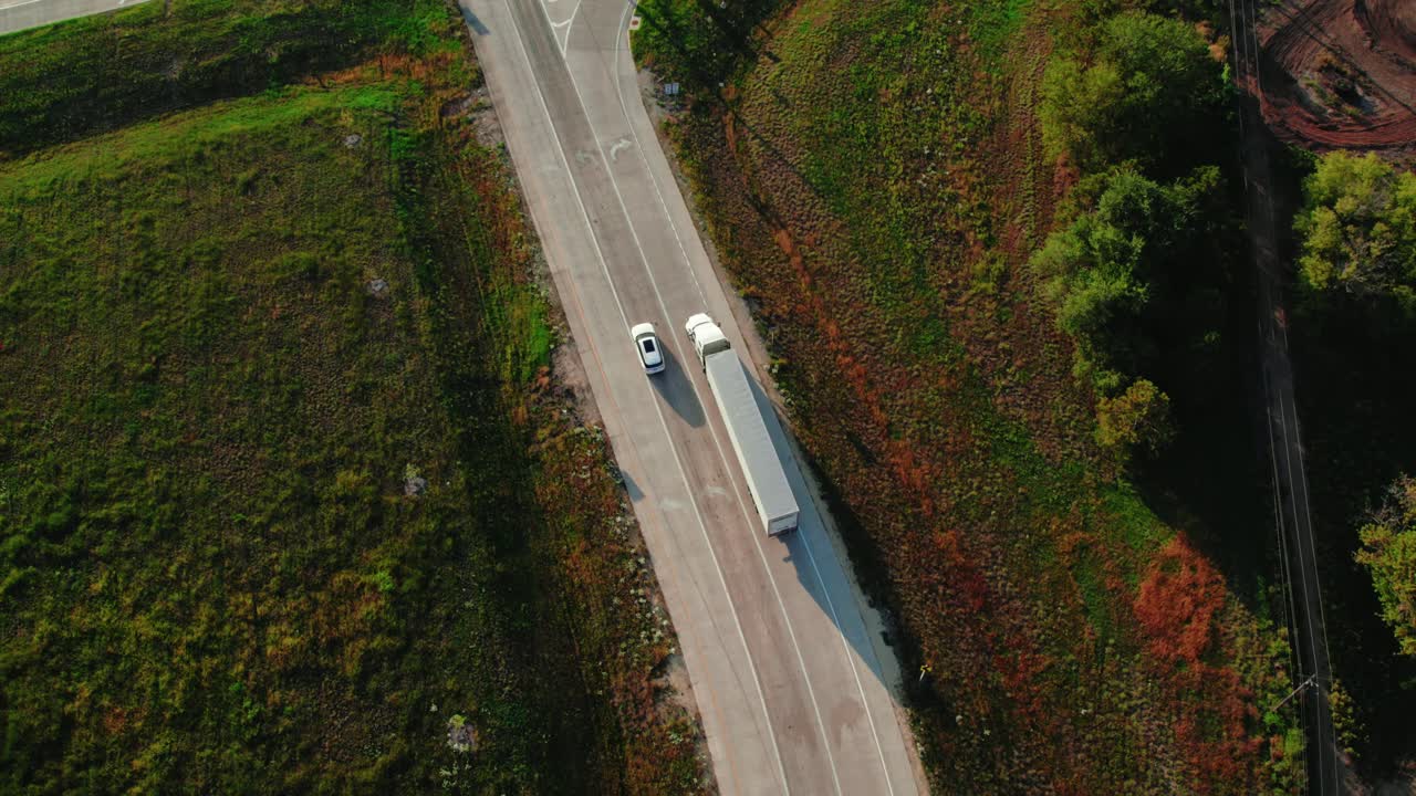 bellissima antenna per l'assunzione di autisti di camion concetto nel settore dei camion