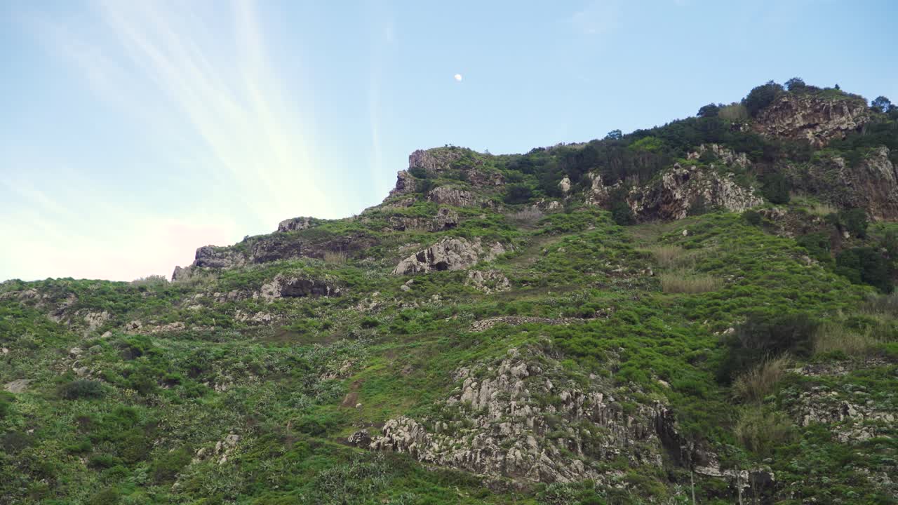 산타나의 왕도, 왕도는 사람과 물건을 육로로 포르투갈 마데이라 섬의 여러 지점으로 운송하는 유일한 방법이었습니다.