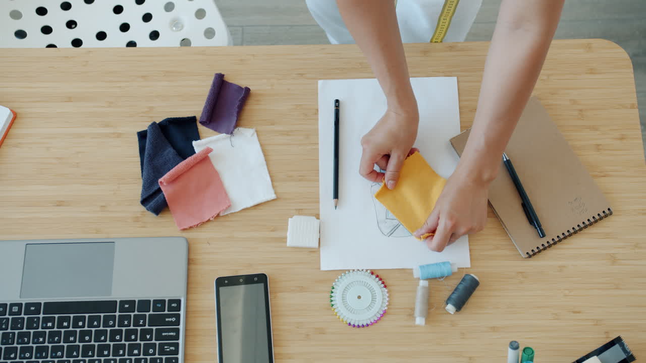 diseñador de moda en el trabajo