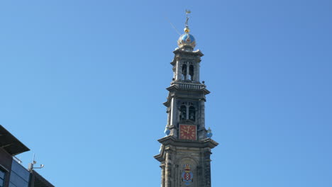 Travelling-in,-Oude-Kerk-church,-Amsterdam,-Netherlands