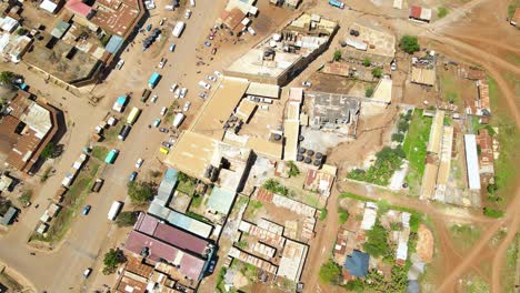 Ländliche-Siedlungen-In-Afrika,-Grüne-Landwirtschaftsbetriebe,-Kenia-Häuser,-Arme-Siedlung-Afrika,-Ländliche-Häuser-In-Kenia