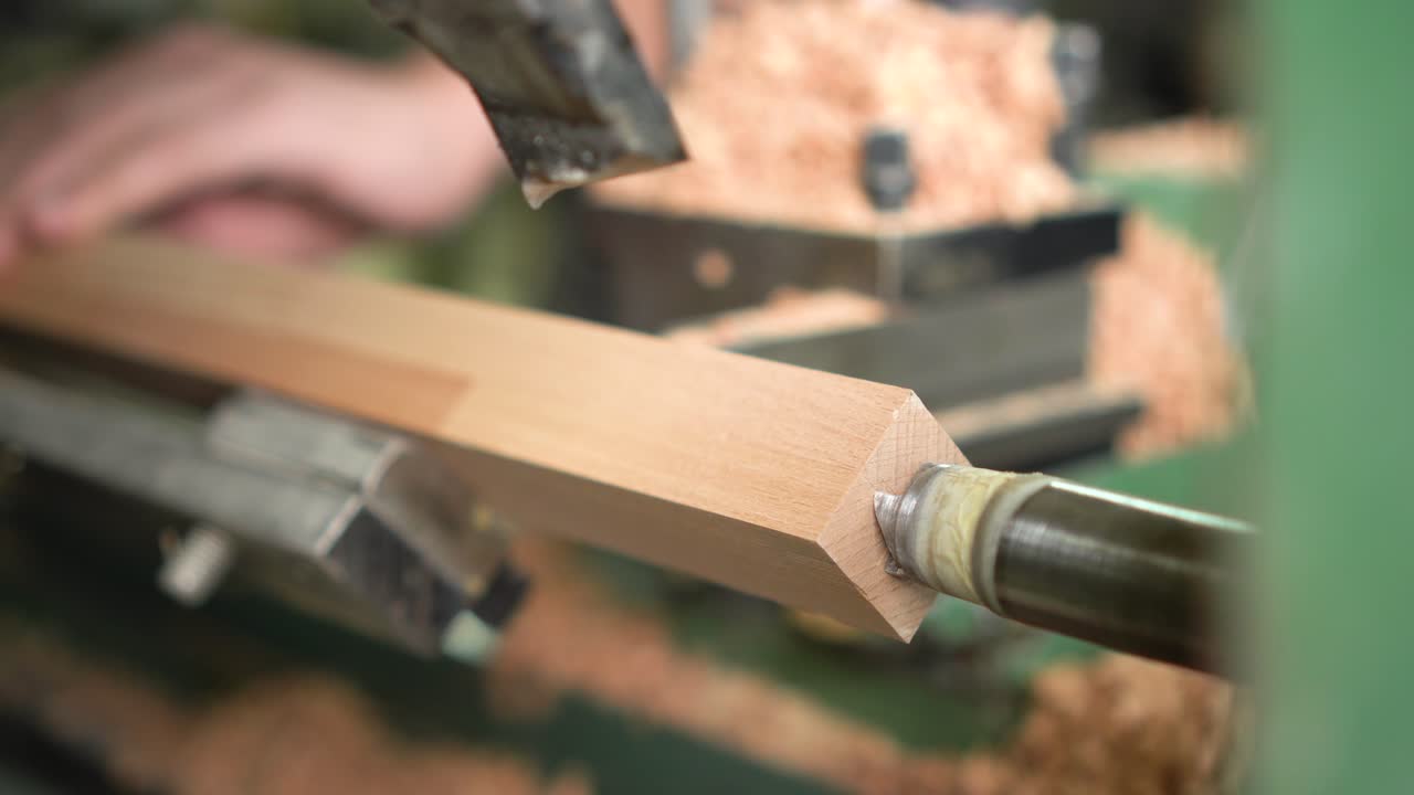 Crafting a Cricket Bat: Wood Turning Process on a Lathe