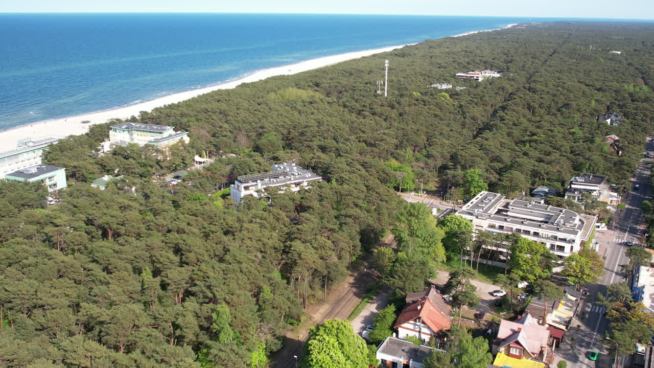 юрата, прибрежное польское поселение, является убежищем для путешественников в округе пак, померанское воеводство