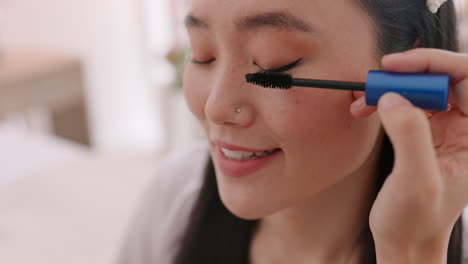 Make-up,-Mascara-Und-Asiatische-Brautschönheit-Im-Gespräch