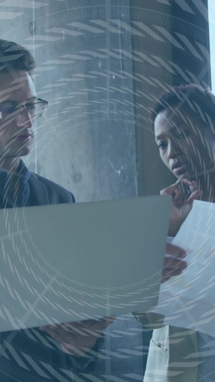 Animazione di scansione dell'ambito su diverse persone in ambito business in ufficio