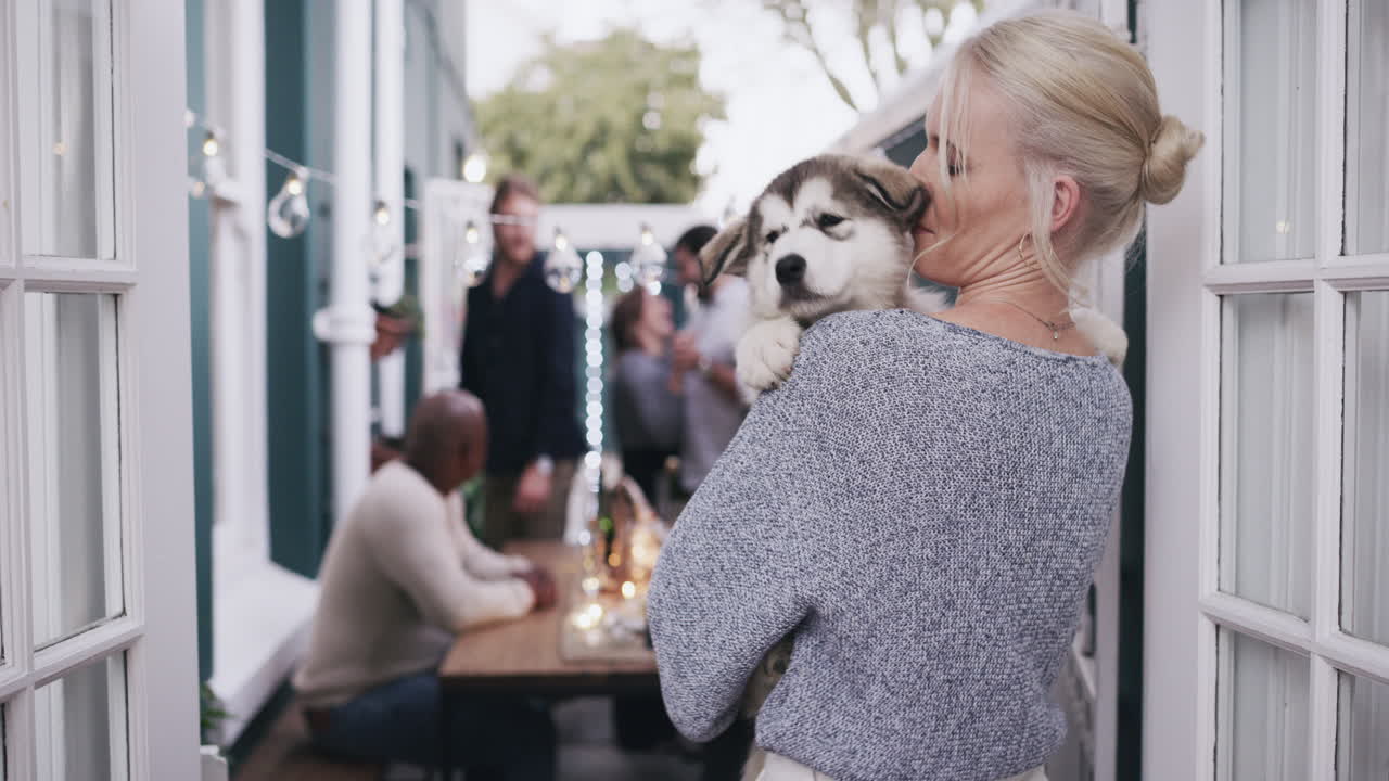 그가 당신에게 충성하는 것처럼 그에게 충성하십시오.