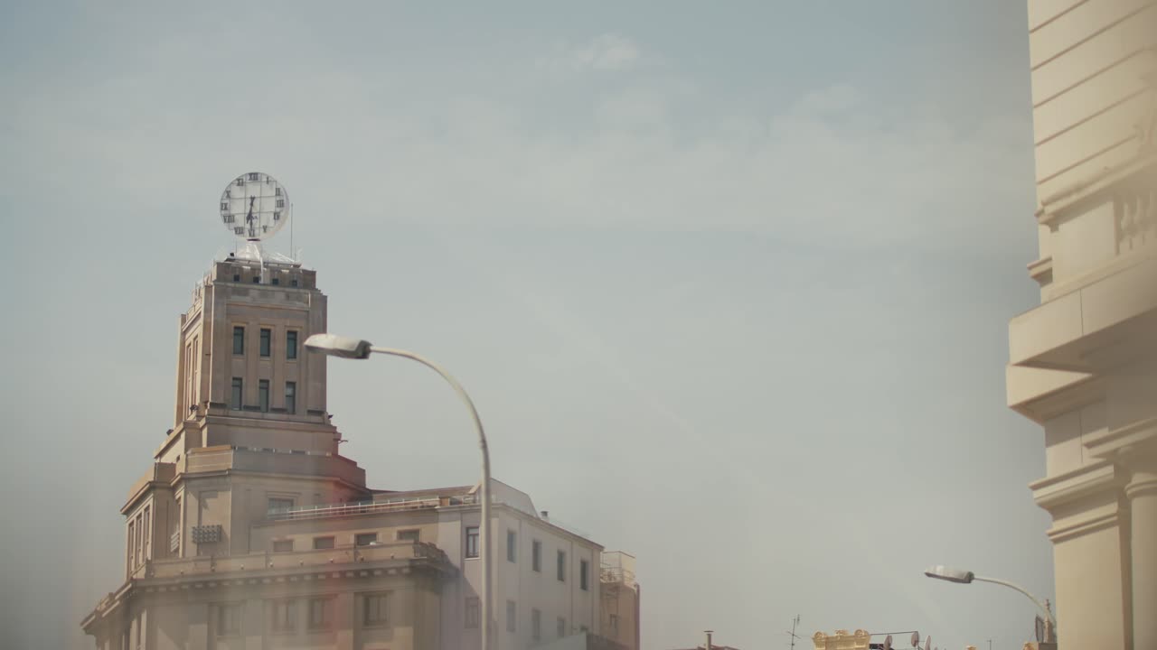 카탈루냐 광장, 바르셀로나, 스페인에 있는 bbva 시계