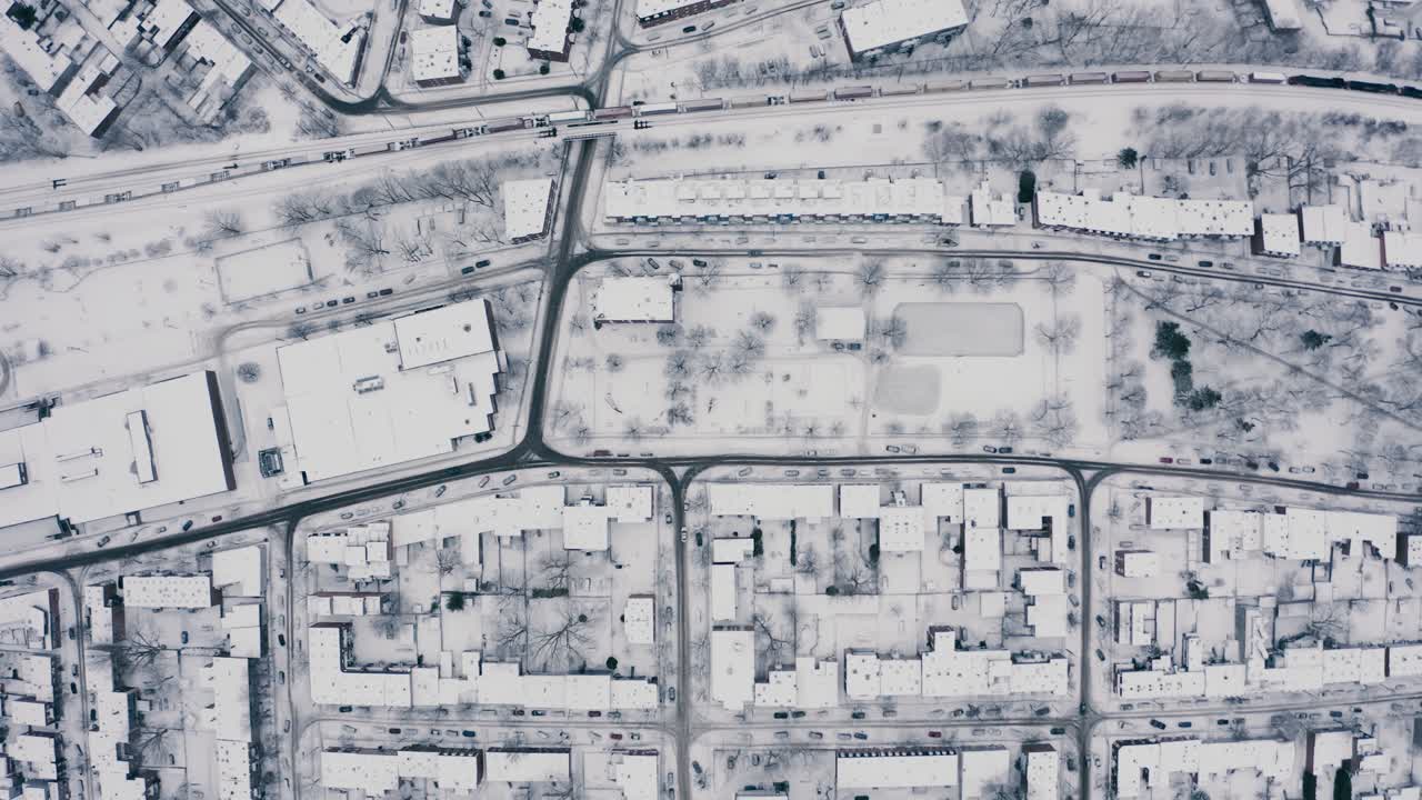 4k invierno ciudad tren montreal vista de pájaro drone-seq003