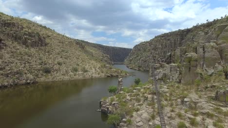 the basaltic prisms in hidalgo, are considered within the 13 natural wonders of mexico