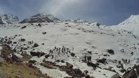 hermosa vista de las montañas del himalaya, montañas nevadas
