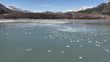 Erstaunliche-Landschaft-Von-Alaska,-Gletscherbucht-An-Einem-Sonnigen-Tag