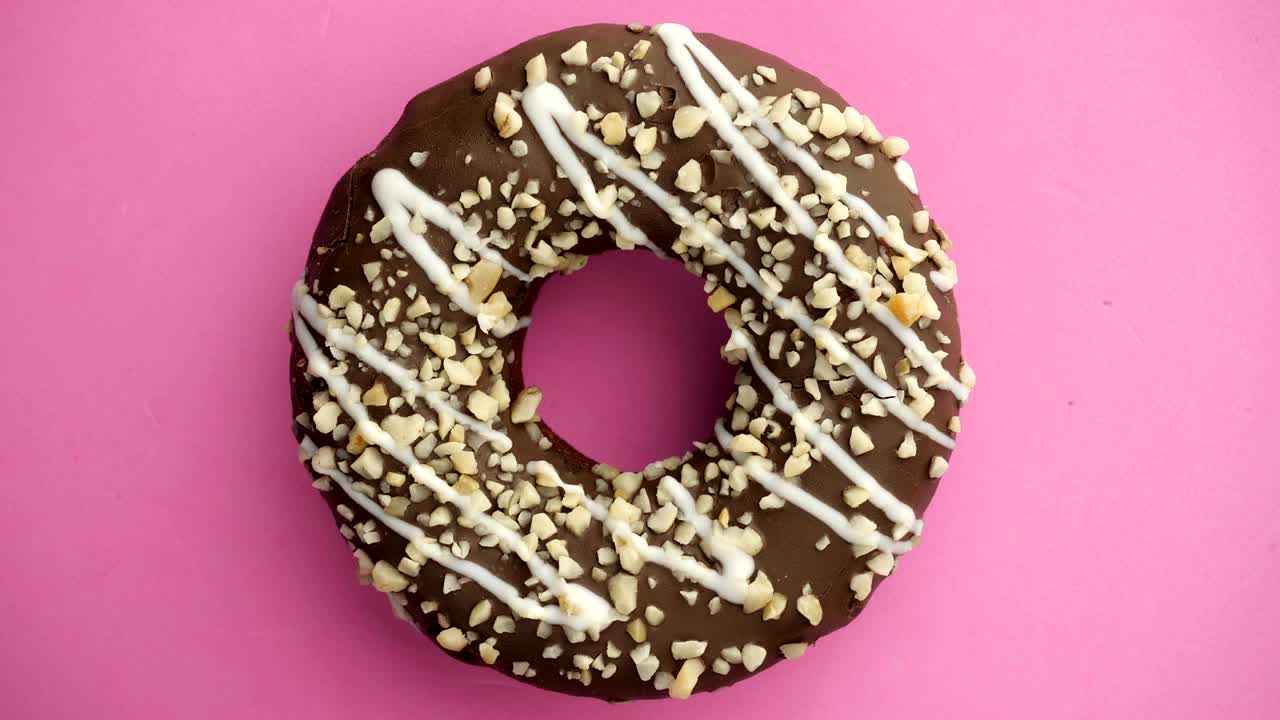 пончик с глазурой вблизи.