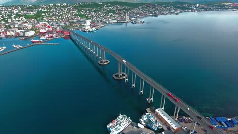 puente de la ciudad de tromsø, noruega imágenes aéreas