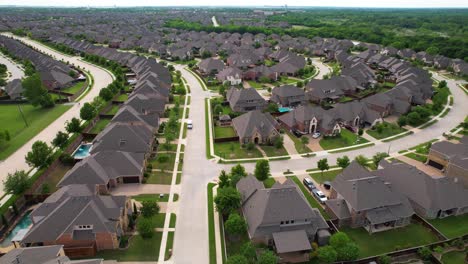 Aerial-footage-of-various-houses-in-neighborhood-in-the-city-of-Trophy-Club-in-Texas