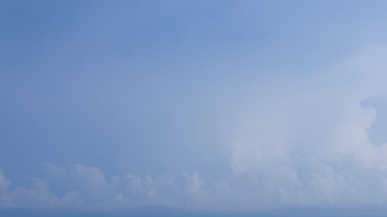 어두워지면 구름과 빛이 변하는 시간 간격