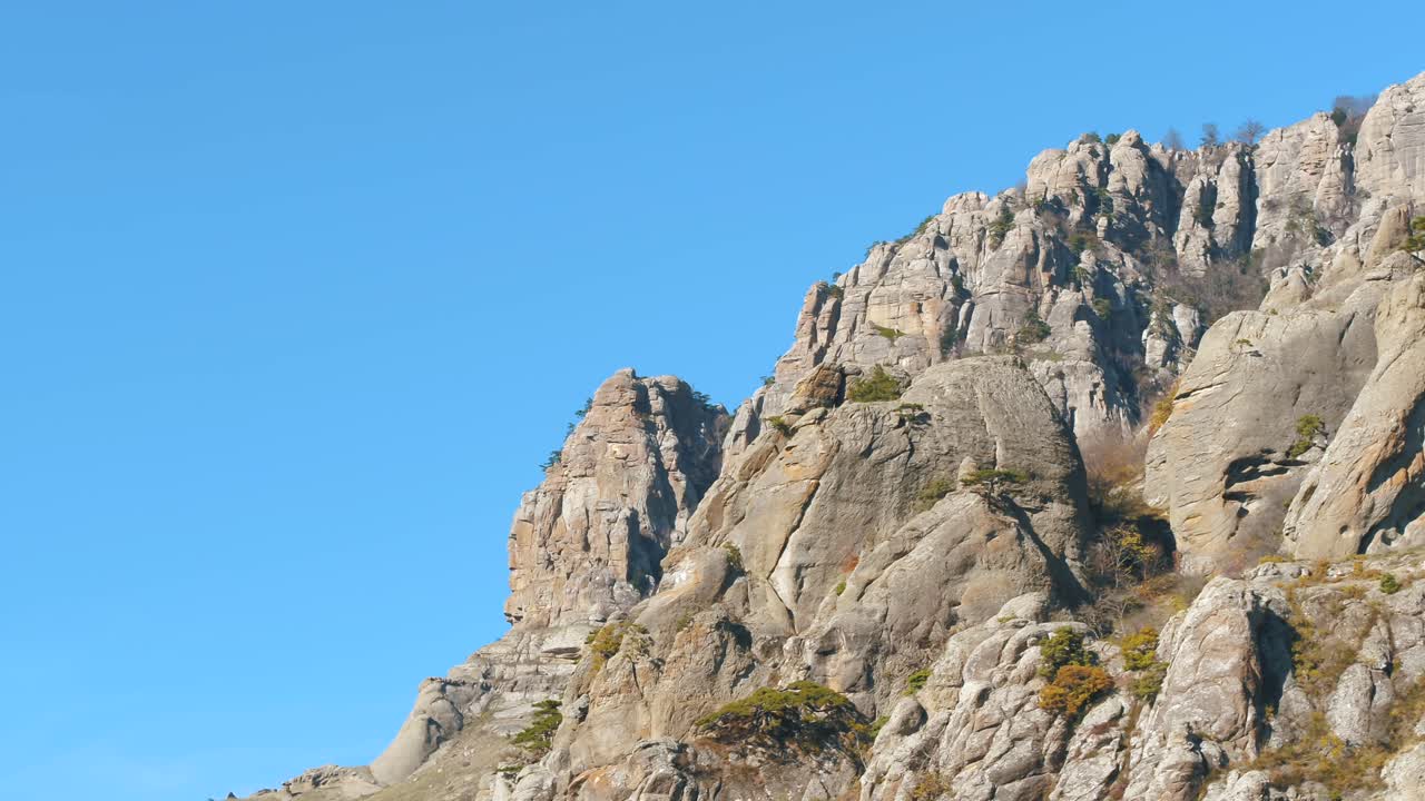 paisaje de montaña rocosa