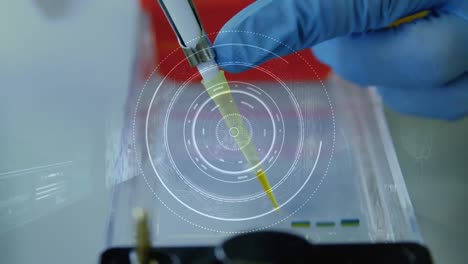 animación de escaneo de alcance y procesamiento de datos en primer plano de un científico que trabaja en el laboratorio