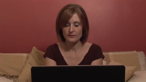 Stock-Footage-of-a-Woman-Working-from-Home