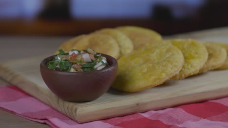 Sopaipillas-Und-Pebre-Nationalfeiertage,-Chilenische-Küche