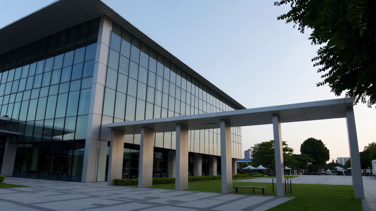 esteriore di un moderno edificio per uffici