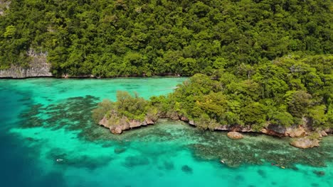 Filmischer-Flug-Um-Die-Hidden-Lagoon-Auf-Fidschi