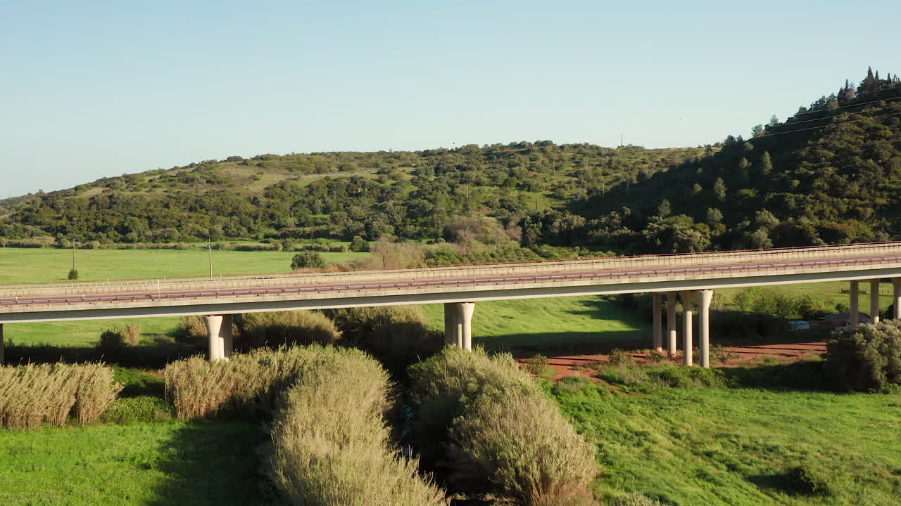 공중: 포르투갈의 알가르베 지방을 통과하는 고속도로