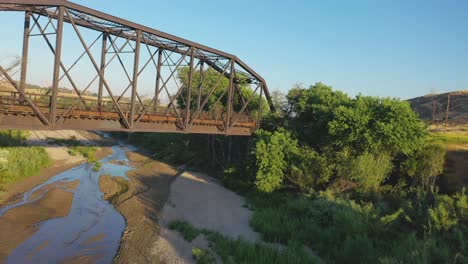 iron horse trailhead bridge in valencia, ca