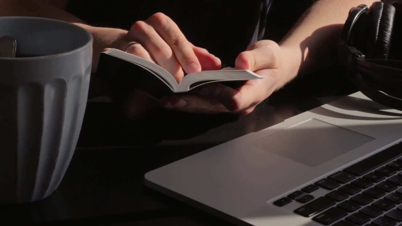 Rituals of reciting bible before starting work at home