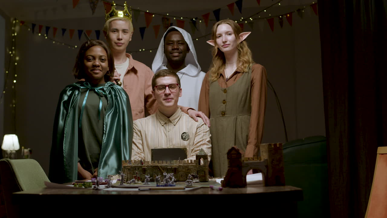 друзья играют в ролевые игры.